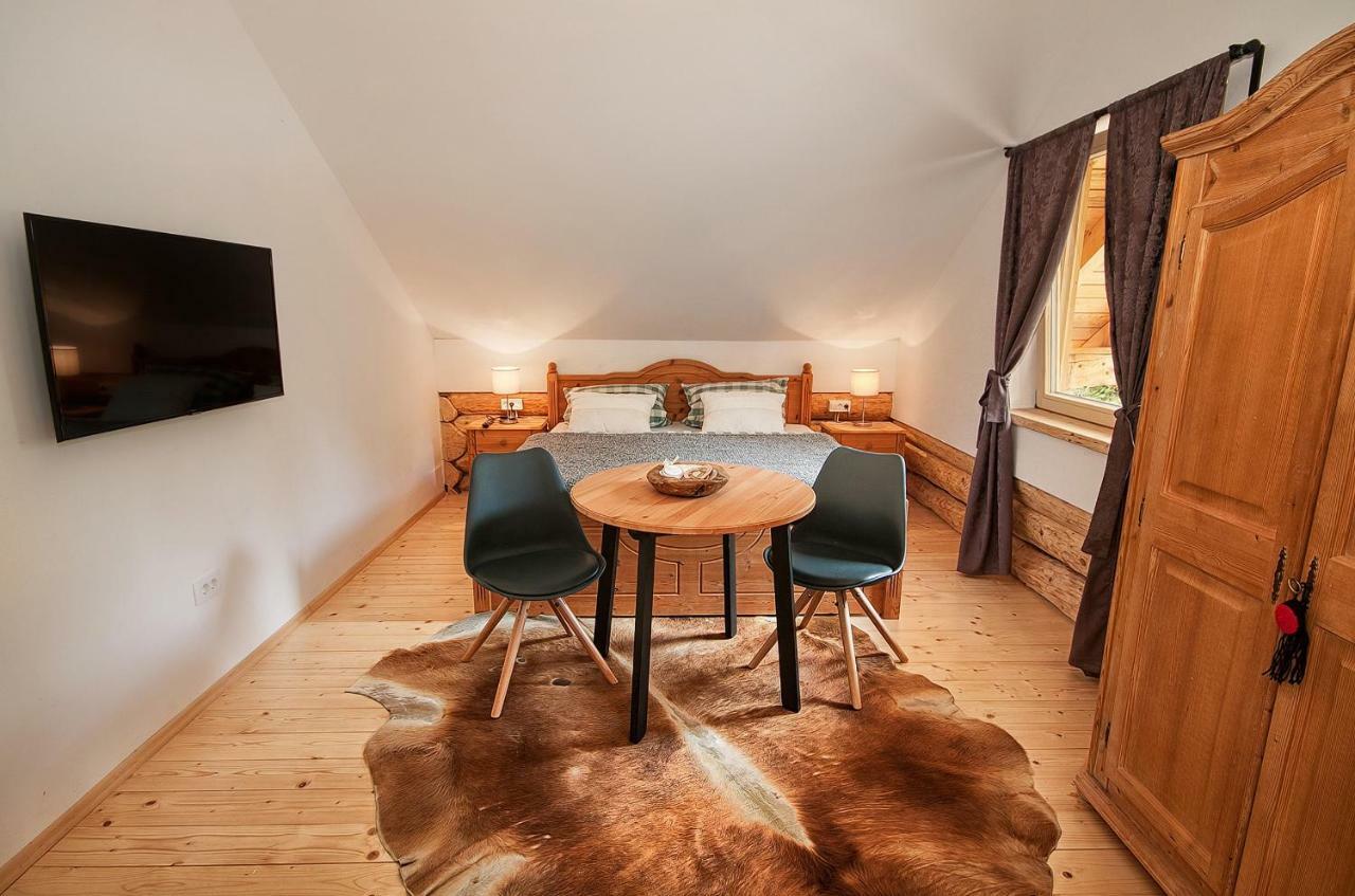 Woods Lodge Plitvice Lakes Dreznik Grad Bagian luar foto