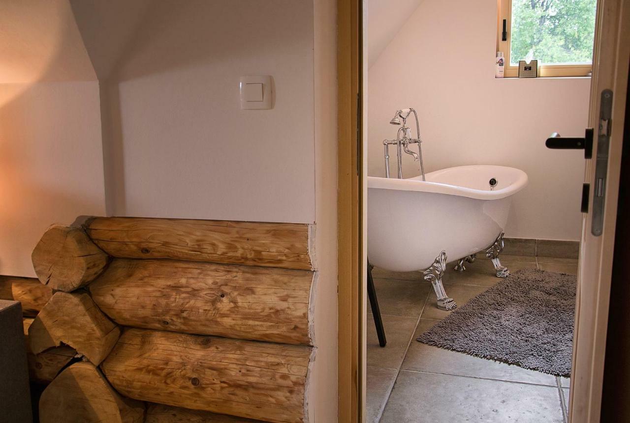 Woods Lodge Plitvice Lakes Dreznik Grad Bagian luar foto