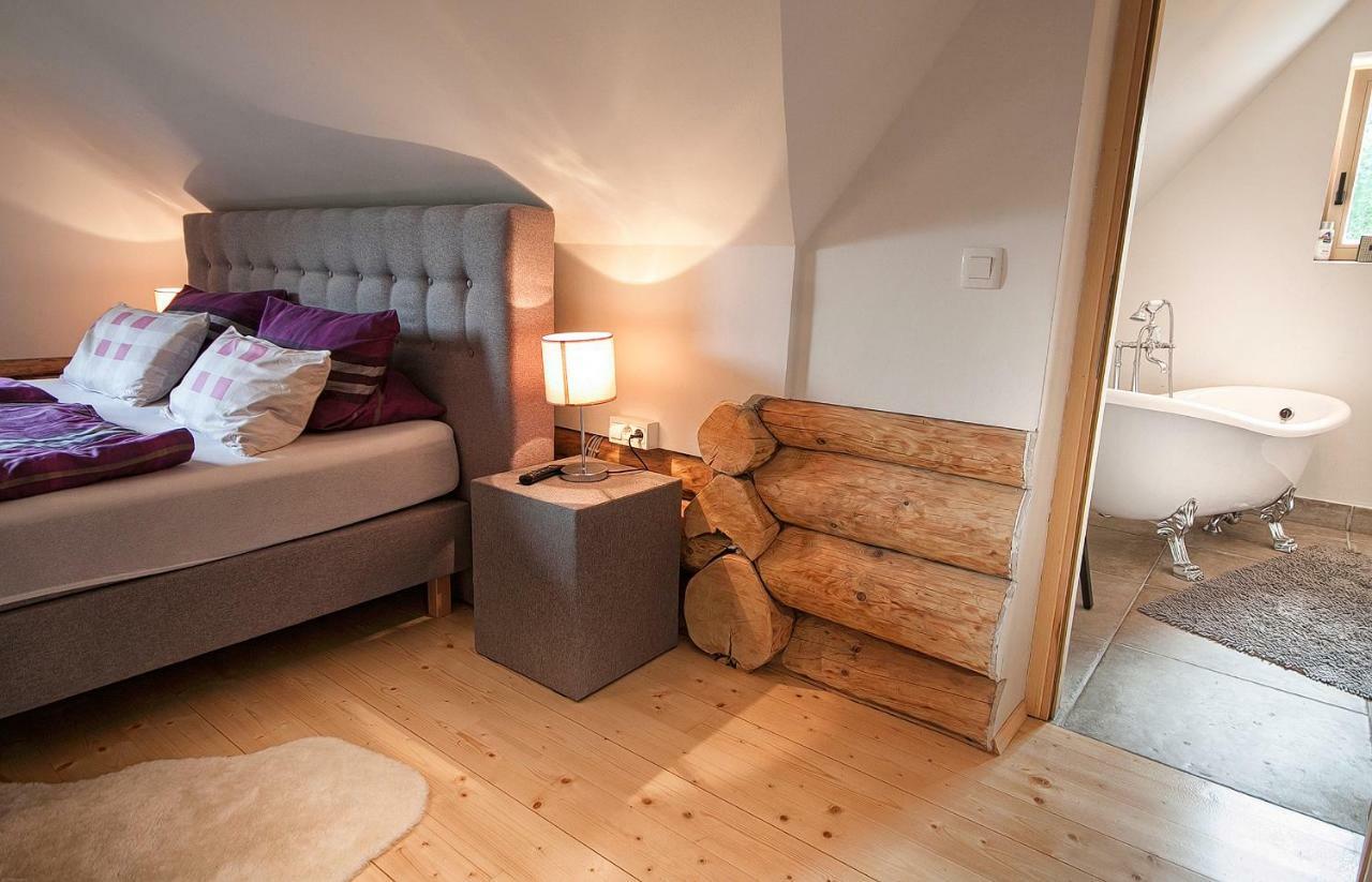 Woods Lodge Plitvice Lakes Dreznik Grad Bagian luar foto